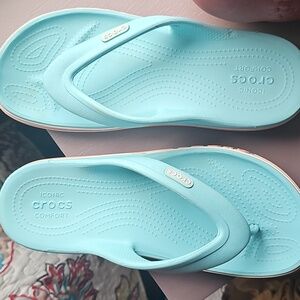 CROCS AQUA BLUE  FLIP FLOP SANDALS M10 W8 NWOT